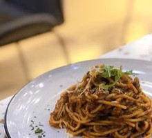 Traditional Italian Meat Sauce Pasta