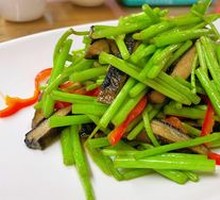 Stir-fried Water Bamboo with Preserved Pork