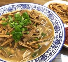 Dried Bamboo Shoots with Pork Noodles