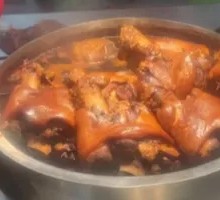 Braised Pork Trotters in Old Soup Sauce