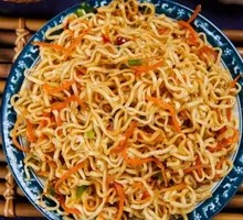 Stir-Fried Noodles with Shredded Meat