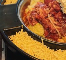 Grilled Beef and Rice Cake Hot Pot