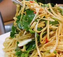 Cold-mixed dried tofu strips