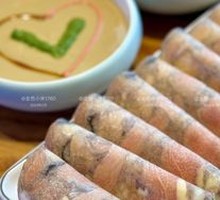 Beauty-Enhancing Black Chicken Rolls