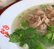 Braised Chicken Rice Noodles with Mushrooms