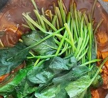 Stewed Pork Ribs in Iron Pot