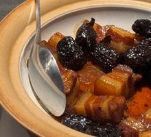 Braised Pork with Honey Dates