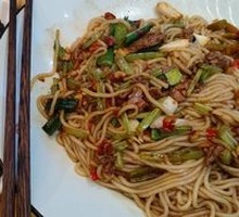 Stir-fried Yellow Beef Noodles
