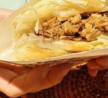 Lao Tongguan Braised Pork in Flatbread