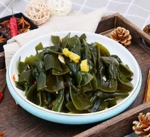 Spicy Pepper Seaweed Knots