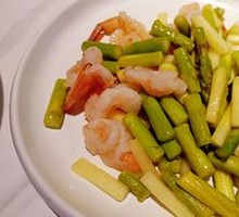 Asparagus Stir-Fried with Shrimp Balls