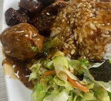Braised Pork Belly with Meatballs