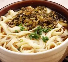 Pickled mustard greens with minced pork noodles