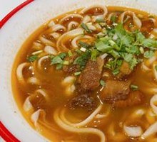 Sour Cabbage Beef Knife-Shaved Noodles