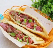 Braised Pork with Flatbread