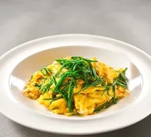 Sandy Onion Stir-Fried with Free-Range Eggs
