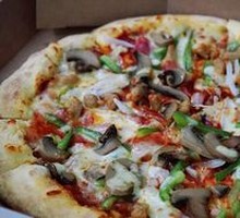Super Deluxe Pizza