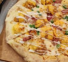 Golden Yolk Chicken Pizza