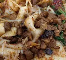 Spicy Sauce Oil-Poured Noodles