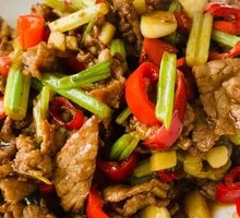 Stir-Fried Beef with Yellow Onion