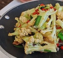 Spicy Stir-Fried Organic Cauliflower