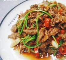 Stir-Fried Beef with Yellow Onion