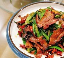 Stir-Fried腊肉 with Garlic