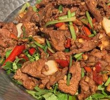 Stir-Fried Tender Yellow Beef