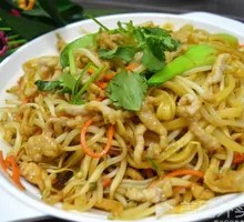 Stir-Fried Meat with Knife-Cut Noodles
