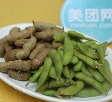 Boiled peanuts and edamame