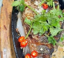Sautéed Crucian Carp on Iron Plate