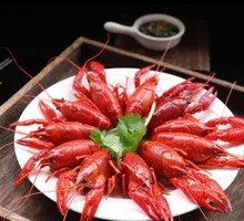 Steamed Crawfish in Serving Bowl