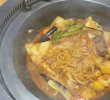 Stewed Pork Ribs in Iron Pot