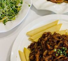 Beijing-style Shredded Pork in Soy Sauce