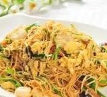 Fried Instant Noodles with Egg
