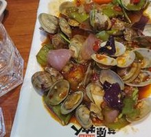 Spicy Stir-Fried Clams