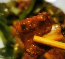Stewed Pork Ribs with Oil-Soaked Green Beans
