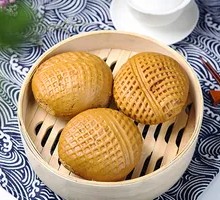 Walnut Bun