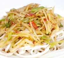 Stir-Fried Pork with Green Pepper Noodles