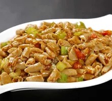 Stir-Fried Vegetable Noodles with Ear-shaped Pasta
