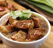Braised Beef in Small Bowls