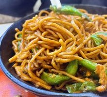 Beijing-style Braised Noodles with Green Beans