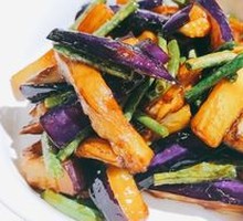 Stir-fried long beans with eggplant