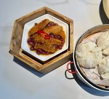 Smiling Pork Belly Bao with Sauce