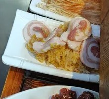 Sour Cabbage with Pork Belly