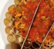 Five-Tomato Sauce over Buckwheat Noodles