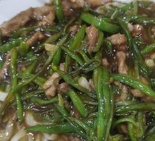 Braised Lentils with Shredded Pork Noodles