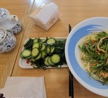 Stir-fried meat and bean threads with noodles