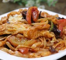 Tomato and Egg Fried Noodles
