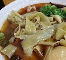 Beef Noodles with Wide Noodles
